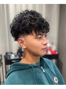 スペインカール＋スキンフェード