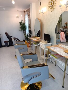 サロンドショコラ(Salon de Chocolat)の写真/一対一の贅沢な時間を。周りを気にせず髪の悩みを相談できる、あなただけのプライベートな隠れ家。