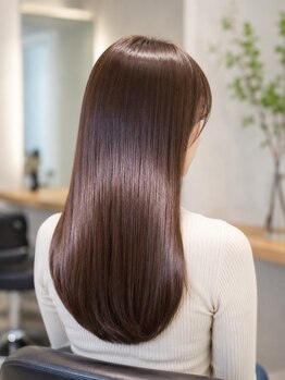ヘアアンドメイク アース 入間店(HAIR&MAKE EARTH)の写真/湿気に負けない、扱いやすいストレートヘアへ。