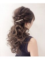 ヘアイズム ブランシュ(hair-ism BLanCHe) 【BLANCHE】ゆるふわネオハーフアップ