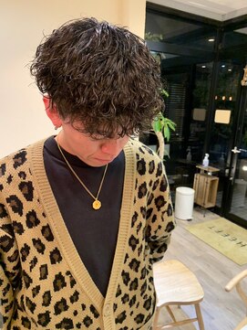 シフト(SHEEFT) 20代30代メンズトレンド/波巻きパーマ★立体感外国人風スタイル