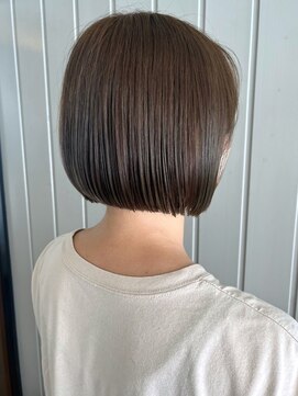 アンド アノン(and anon) ミニボブ ショートボブ ミルクティーベージュ 似合わせカット