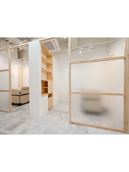 《待望の完全個室内完結型サロン》落ち着いた雰囲気で寛げるプライベートな個室空間☆