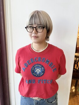 ルッツ(Lutz. hair design) 【髪質改善ブリーチ】White blonde×short【千代田彩夏】8/19