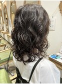 直毛さんも華やぐ♪大人の“ふわぷるパーマ”スタイル