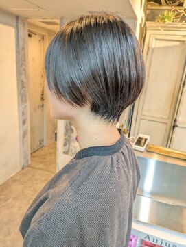 ヘアスタジオニコ(hair studio nico...) くびれショート