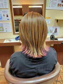 ラプチャー(RAPTURE) チラ見えインナーカラーくびれミディアム