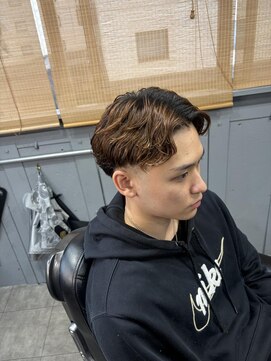 バーバーショップライズ 2nd(barber shop RAIzE) フェザーパーマ