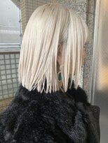 ウィルゴ(VIRGO) ホワイトブリーチ ホワイトアッシュグレージュ 肩上ボブ