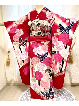 きものサロンティファニー 振袖　　現代柄薔薇の大輪