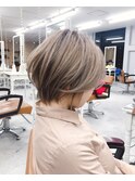 くびれショート/丸みショート/無造作カール/ベージュカラー basi