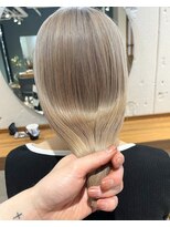 エイトデイズ 三宮駅前店(EIGHT days) White beige