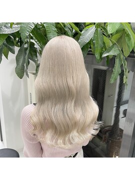 シアター 札幌大通り(THEATER) ホワイトベージュ