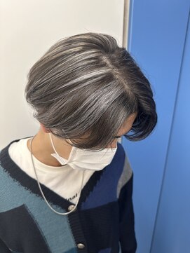 ヘアーグランデシーク(Hair Grande Seeek) ホワイトシルバーメッシュ