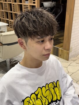 シャイン 大宮(SHINE) メンズカット/パーマ/ヘッドスパ/ブリーチ/眉毛/韓国/大宮/Men's