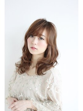 エシア(ecia) 巻き髪×セミディ