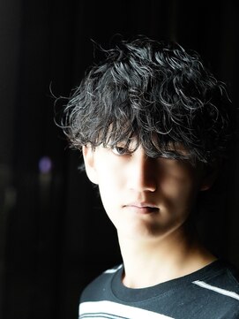 サン(3) 波巻きパーマ　波巻きスパイラル　黒髪
