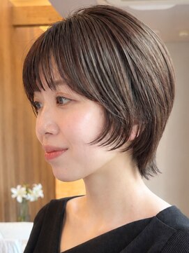 トップヘアーヒルズ 安城(TOP HAIR HILLS) 安城丸みショートウルフボブアッシュブラウン艶髪面長卵型30代