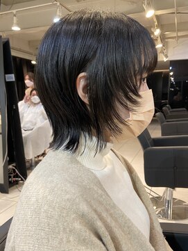 アクアオモテサンドウ(ACQUA omotesando) △ブリーチなし韓国風ブルーブラックレイヤーカットウルフカット