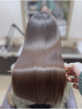 ブルーフィン シセロ(Blue Fin cicero) シライケイタ　の　/縮毛矯正/トリートメント/タイトストレート