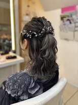 フレア(FLAiR)&nbsp;10代20代同窓会ハーフアップスタイル