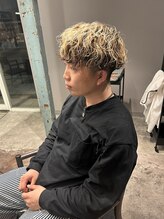 ロイ(roi)&nbsp;ブリーチパーマ　シャドウパーマ　波巻きパーマ