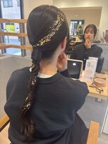 リル 人形町(RirE)&nbsp;華やか編み込みアレンジ