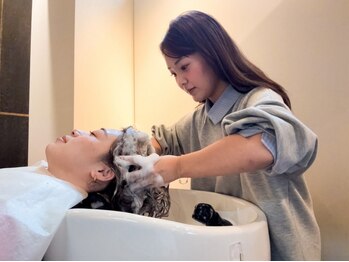 デイジードゥ(Daisy duex)の写真/【口コミ多数☆】炭酸泉を使用した地肌ケアで贅沢なヘッドスパを!髪質改善&リラックスタイムを楽しんで♪