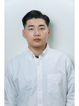 クロム トウキョウ ザ バーバーアルト 神保町店(CHROM TOKYO the Barber ALT) 七三フェード