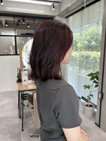 アヴェル 自由が丘(Avelle) 艶感チェリーレッド外ハネミディ