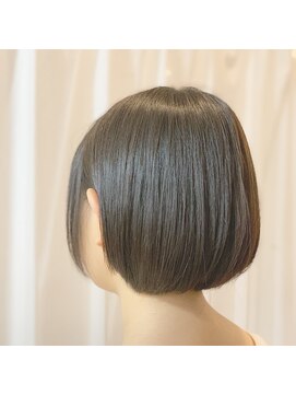 オロ(ORO) 【ORO】黒髪耳かけスリークボブ　　さがら