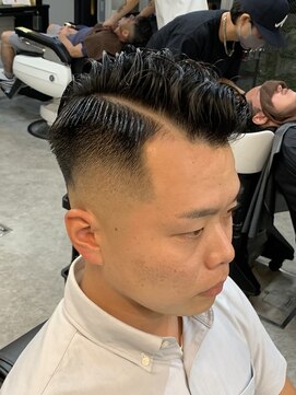 フランクスバーバーザスタンド(Frank’s barber the stand) サイドパートフェードツーブロックパーマF