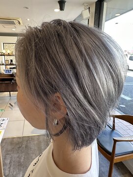 アース 新所沢店(HAIR&MAKE EARTH) ショートボブグレーシルバー