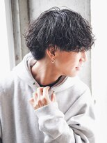 アルファ 新宿(alpha)&nbsp;フェザーパーマ/ブルーブラック/刈り上げセンターパート[新宿]