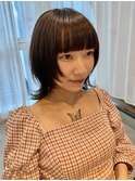 ぱつっと重めバングミディアムウルフ