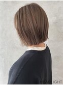 切りっぱなしボブ×アッシュベージュ