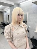 ブロンドヘア[ネビージュ/黒髪/小顔/新宿] 