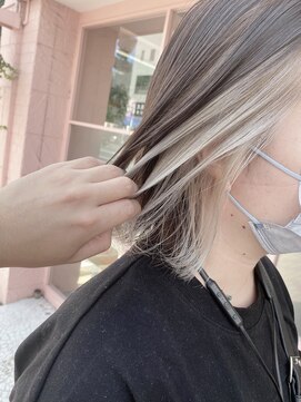 イルウィ(irwi) 【デザインカラー】ホワイトベージュインナーカラー ボブ