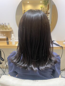 パラゴ(PARAGO.) 肩でハネる！大人ミディアムスタイル