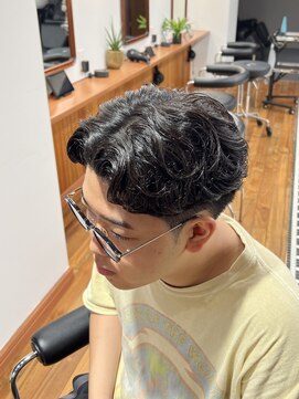 ザデイトウキョウ 表参道 青山(THE DAY TOKYO) くせ毛ショート/メンズカット/大人メンズ/刈り上げショート