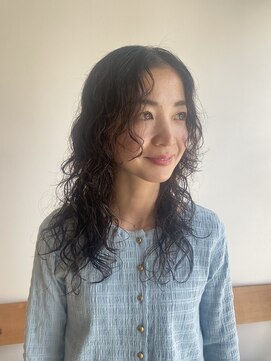 アクビー(AKuBii) くせ毛も活かせるウェーブパーマ