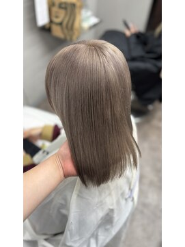 エミーバイモアムー(Emmie byMoremuu) 【あいり】ミルクティーベージュ