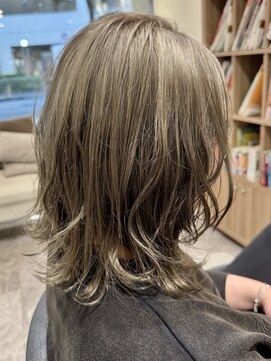 イメージア ボーノ相模大野店(IMAGE-A) 【相模大野カラー】透明感グレージュ外ハネミディアム