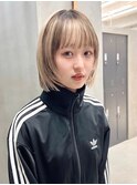 ウルフ　ハッシュカット　くすみブルーカラー　ギザギザ　