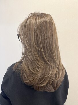 ムード(MOOD,) イメチェン/ピンクベージュ/アンブレラカラー/前髪/銀座駅