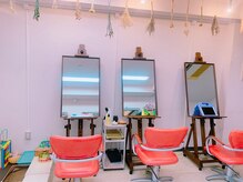 カミショクニン(Kamishokunin)の雰囲気（お1人様ずつご家族１組様ずつ施術致します。キッズスペース無料!）