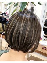 ループ(LOOP) ショートボブ+コントラストハイライト