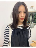 シュピール(Spiel)&nbsp;柔らかさと動きのあるミディアムヘア☆