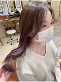 ラベンダーピンクのイヤリングカラー×グレージュ