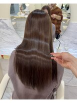 シェノン サントル(CHAINON CENTRE)&nbsp;黒髪/グレーベージュ/レイヤーロング/前髪パーマ